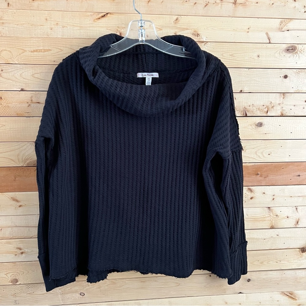 Free People We the Free Women’s Black Split Back Knit Sweater Top Petite size XS